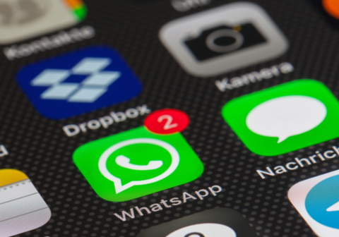 icona che rappresenta WhatsApp sulllo smartphone